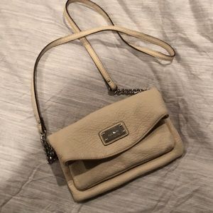 Nine West beige clutch